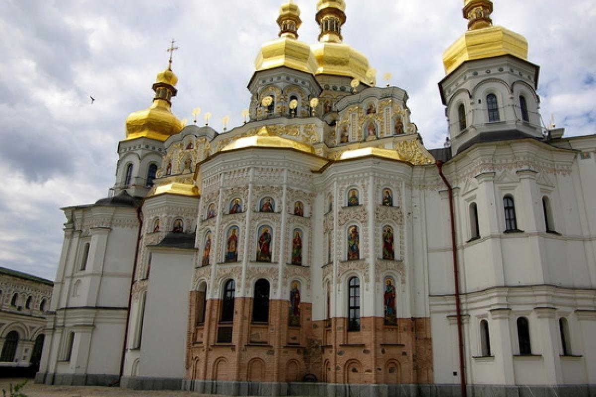 Киево-Печерская лавра закрыта на карантин, у настоятеля заподозрили коронавирус