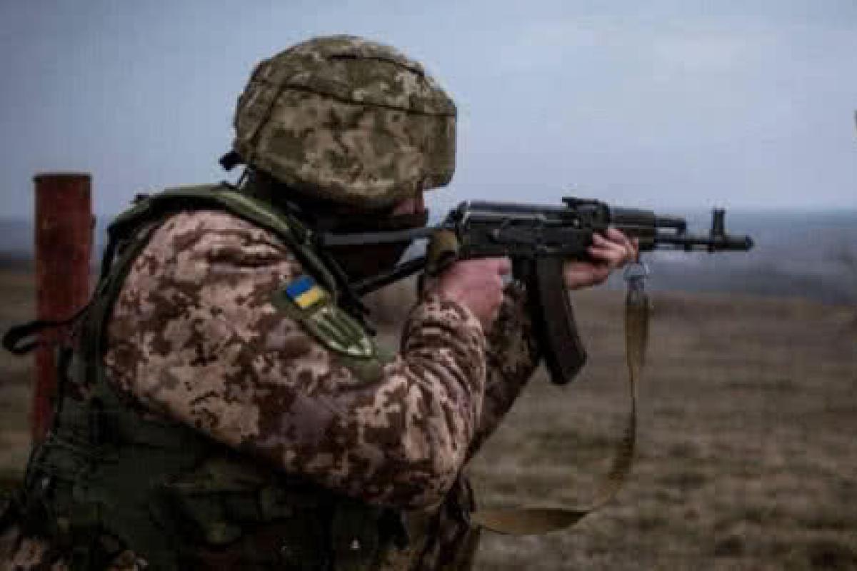 Враг 10 раз открыл огонь по украинским позициям - штаб