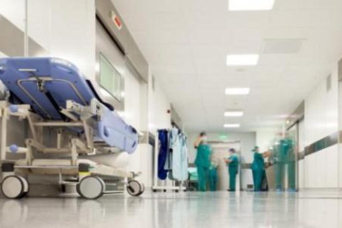 На Черниговщине больной COVID-19 пытался сбежать из больницы, а потом умер На Черниговщине больной COVID-19 пытался сбежать из больницы, а потом умер