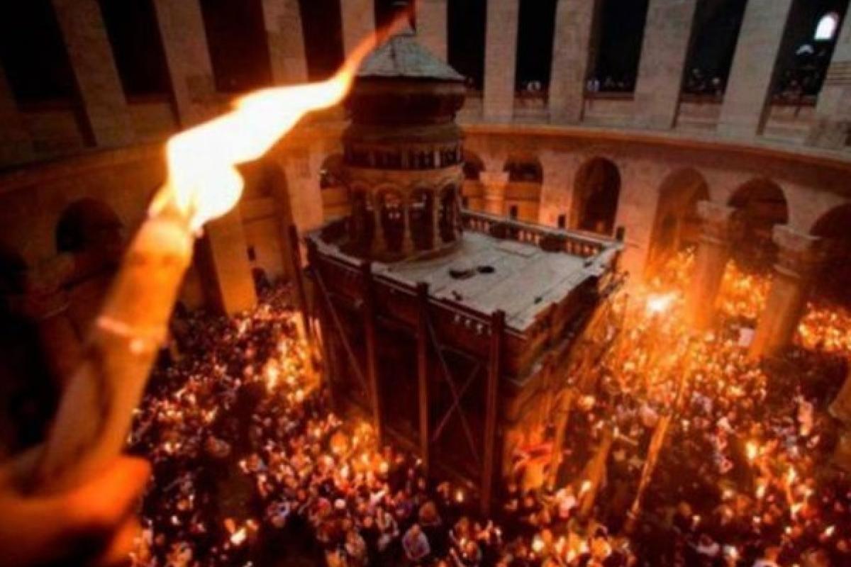Пасха на карантине: что будет с Благодатным огнем в 2020 году Пасха на карантине: что будет с Благодатным огнем в 2020 году