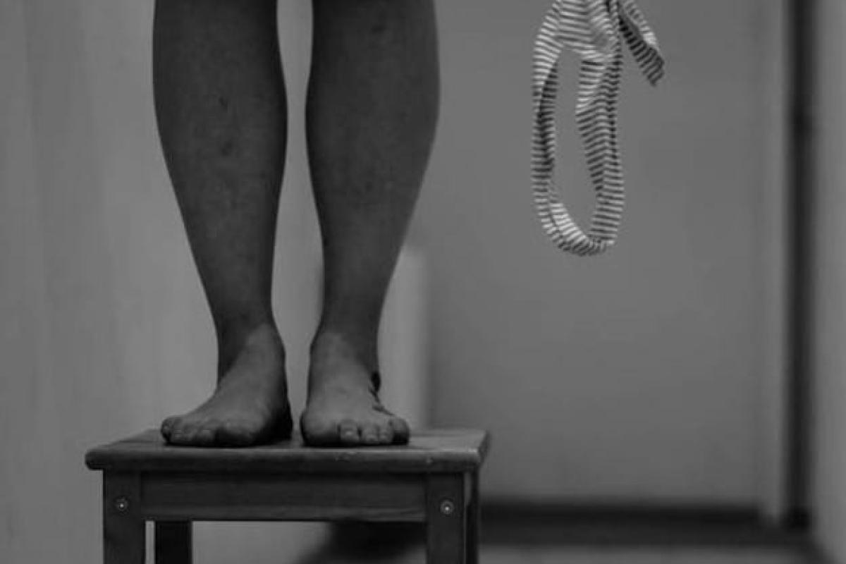 "Неготовность медучреждения": В Полтавской области повесилась главная медсестра