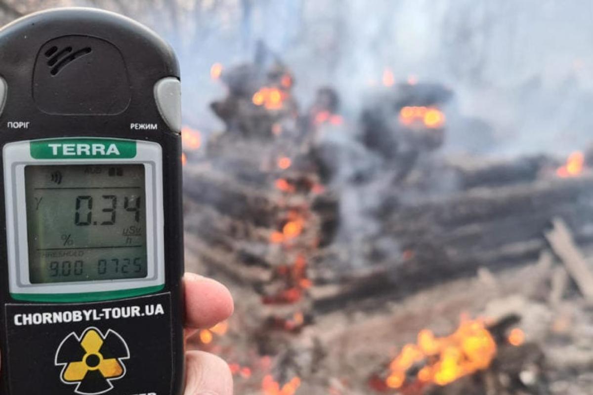 Пожар в Чернобыле: Облако дыма движется на Киев