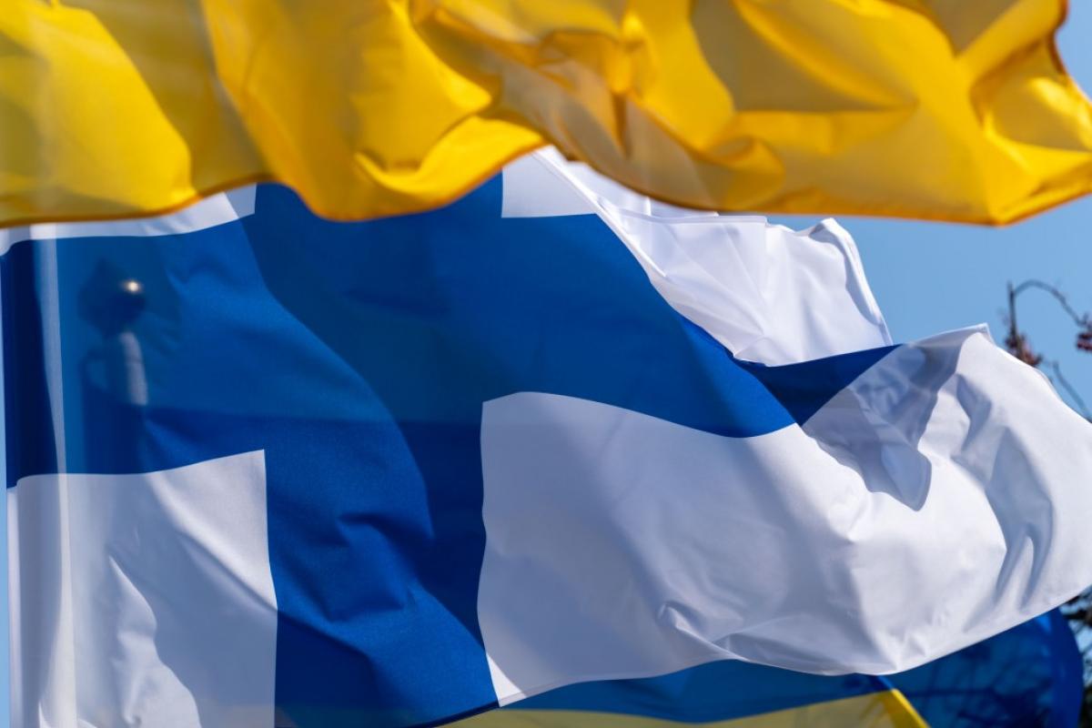 Зеленский провел телефонный разговор с президентом Финляндии: подробности Зеленский провел телефонный разговор с президентом Финляндии: подробности