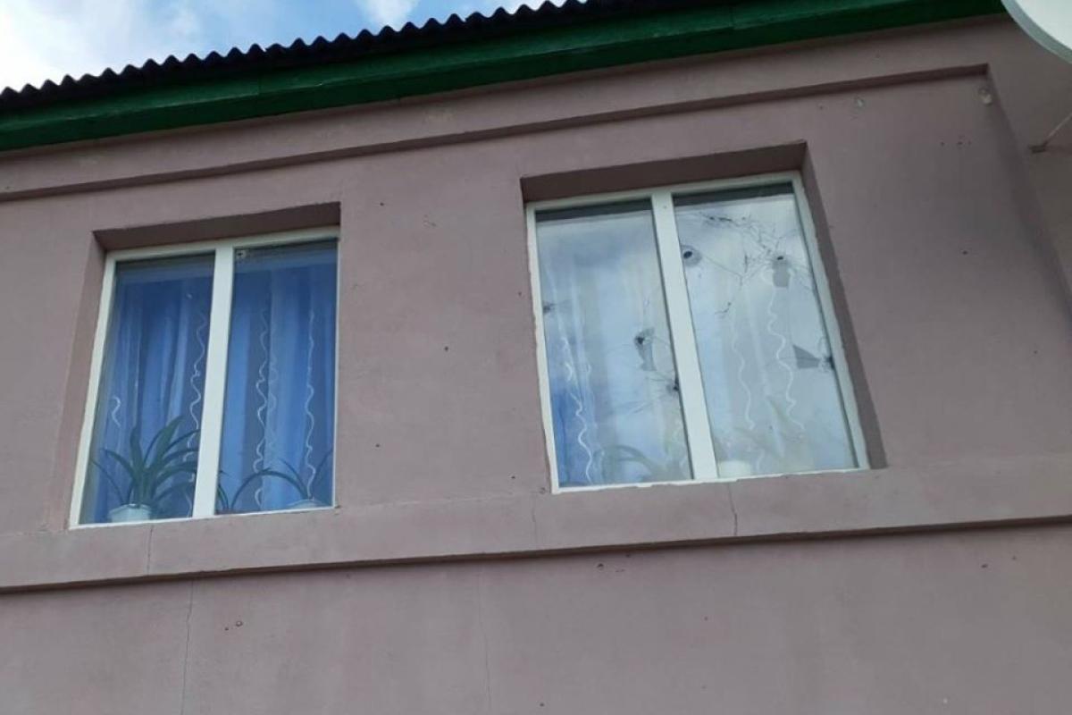 На Луганщине оккупанты обстреляли жилые дома в Трехизбенке На Луганщине оккупанты обстреляли жилые дома в Трехизбенке