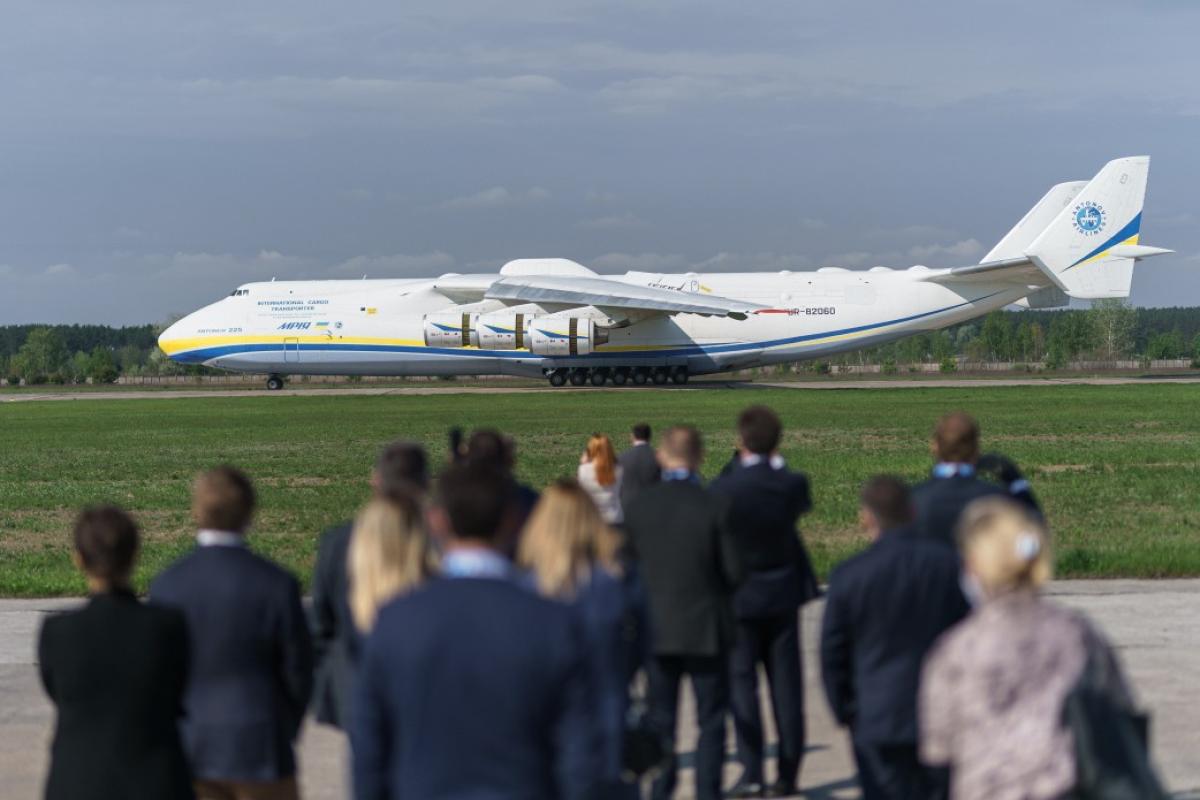 Самолет "Мрия" доставил в Украину из Китая 111 тонн медицинского груза для больниц Самолет "Мрия" доставил в Украину из Китая 111 тонн медицинского груза для больниц