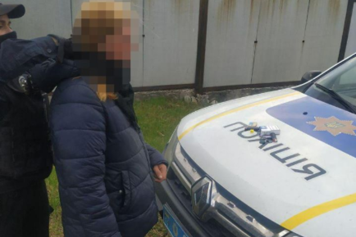 В Лисичанске патрульные по "горячим следам" разыскали воровку В Лисичанске патрульные по "горячим следам" разыскали воровку