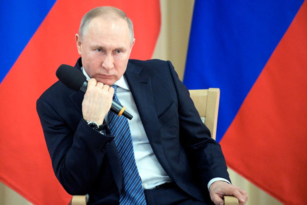 В разгар эпидемии в России решили снять карантин В разгар эпидемии в России решили снять карантин