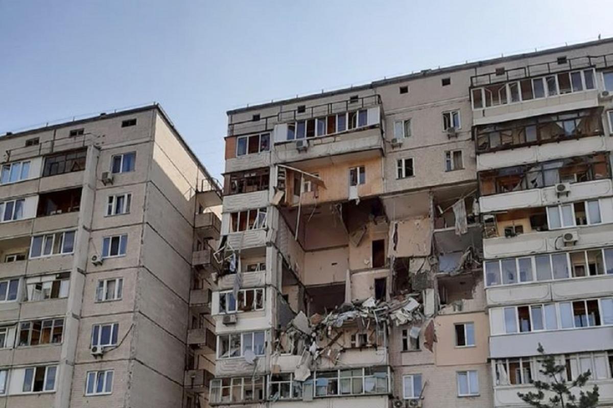 Взрыв на Позняках: МВД провело обыски в "Киевгазе" и дома у слесаря, который снимал счетчики Взрыв на Позняках: МВД провело обыски в "Киевгазе" и дома у слесаря, который снимал счетчики