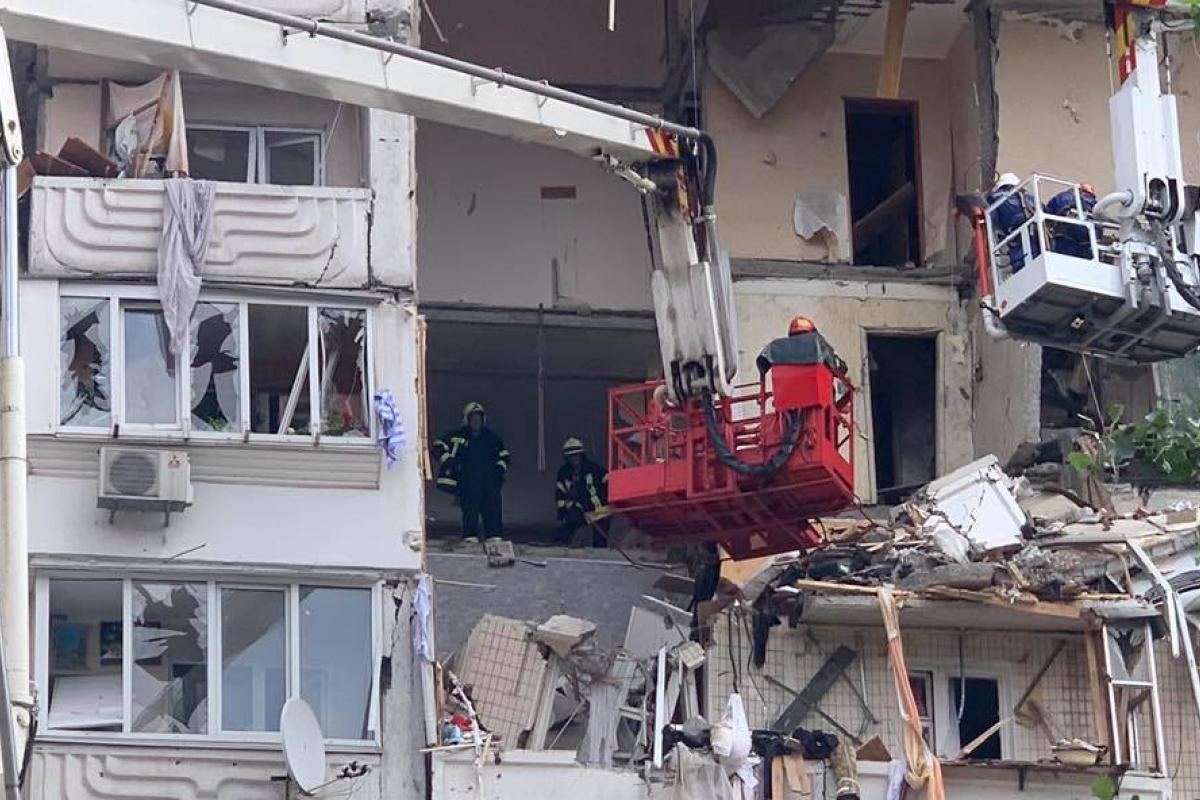 В Киеве в доме, где произошел взрыв, нашли тело четвертого погибшего В Киеве в доме, где произошел взрыв, нашли тело четвертого погибшего