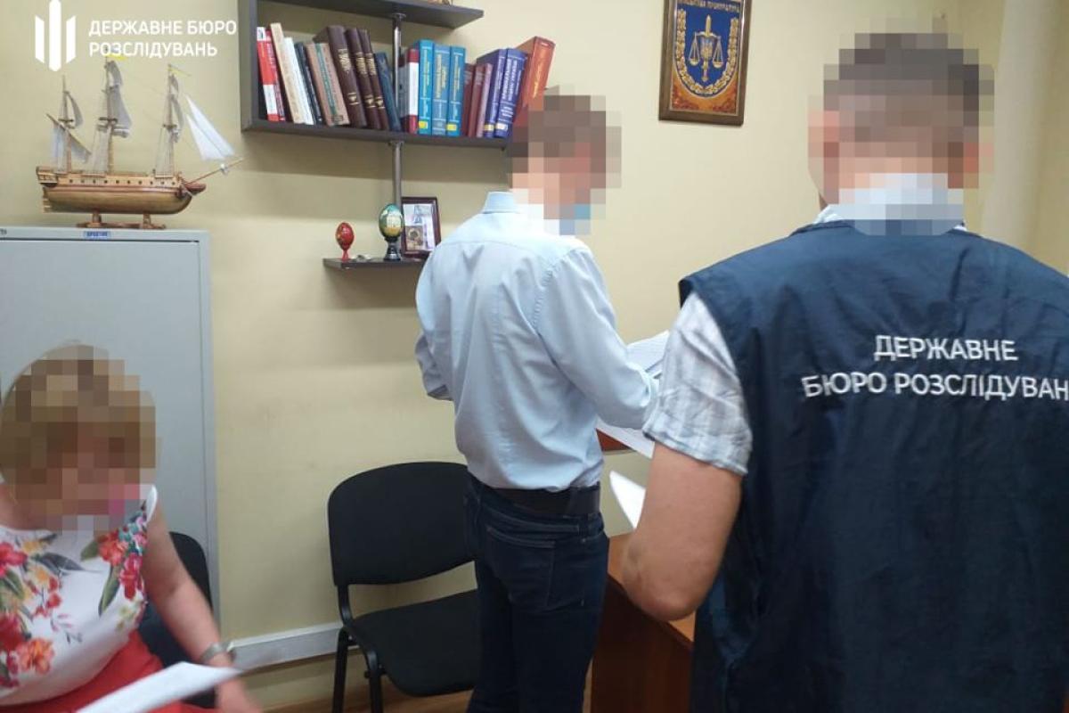 Пропали 1,2 млн гривен, изъятых во время обыска: ГБР сообщило о подозрении следователю Нацполиции