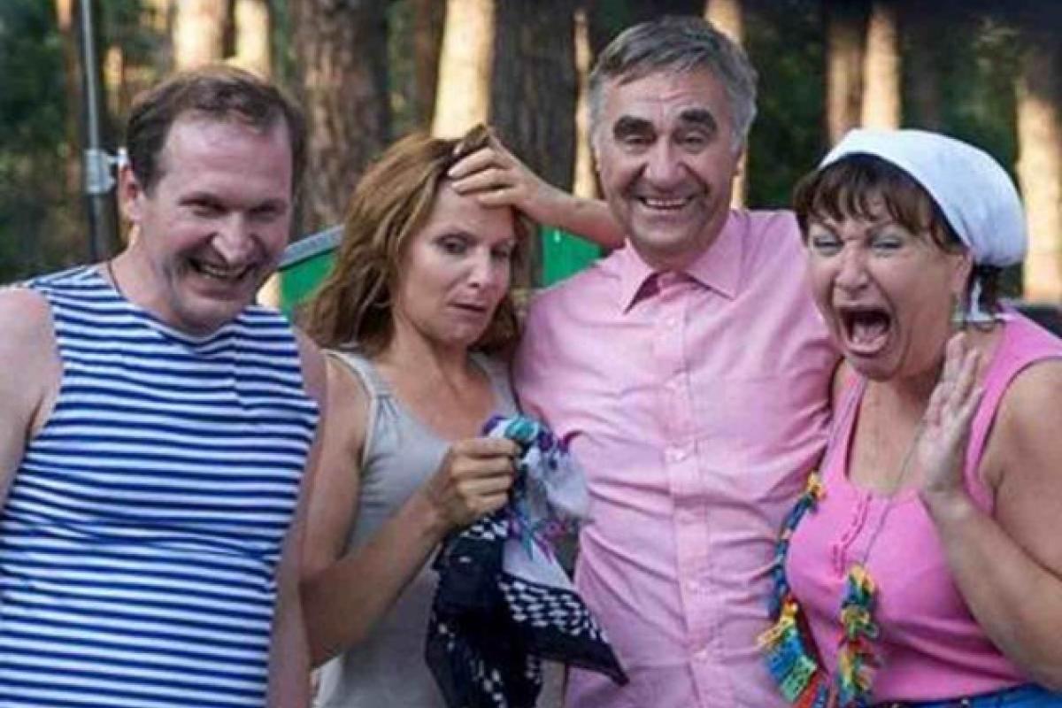 "Проклятый" сезон: съемки новых серий "Сватов" отложили на следующий год "Проклятый" сезон: съемки новых серий "Сватов" отложили на следующий год