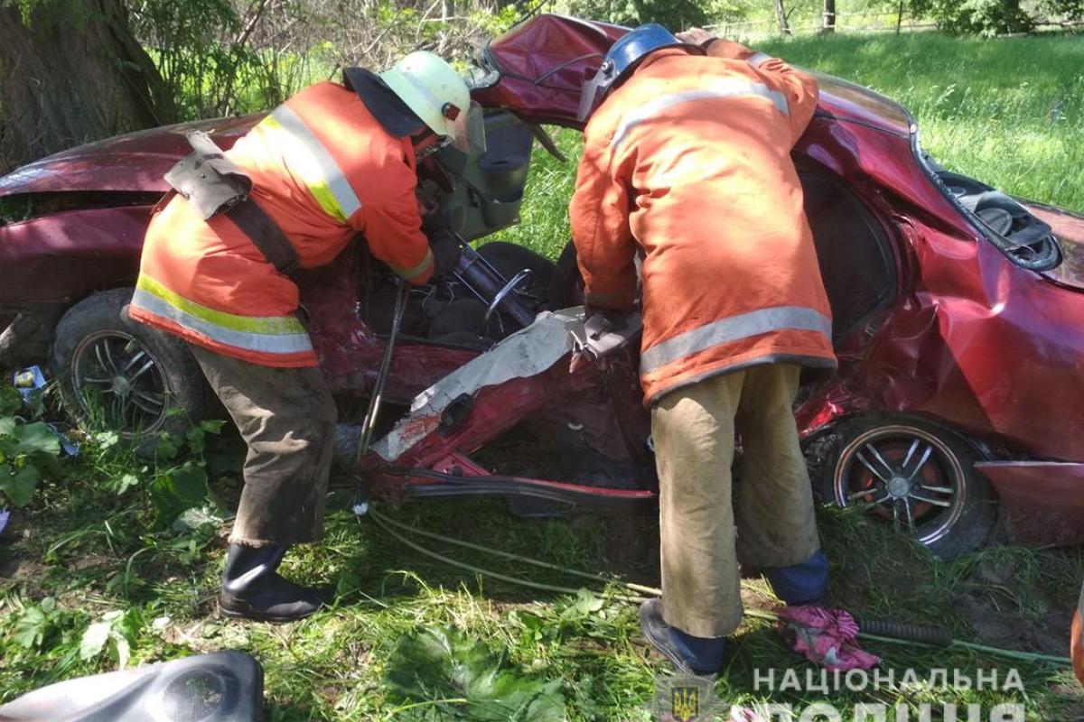 В ДТП на Житомирщине погибли двое взрослых и 9-месячный ребенок В ДТП на Житомирщине погибли двое взрослых и 9-месячный ребенок