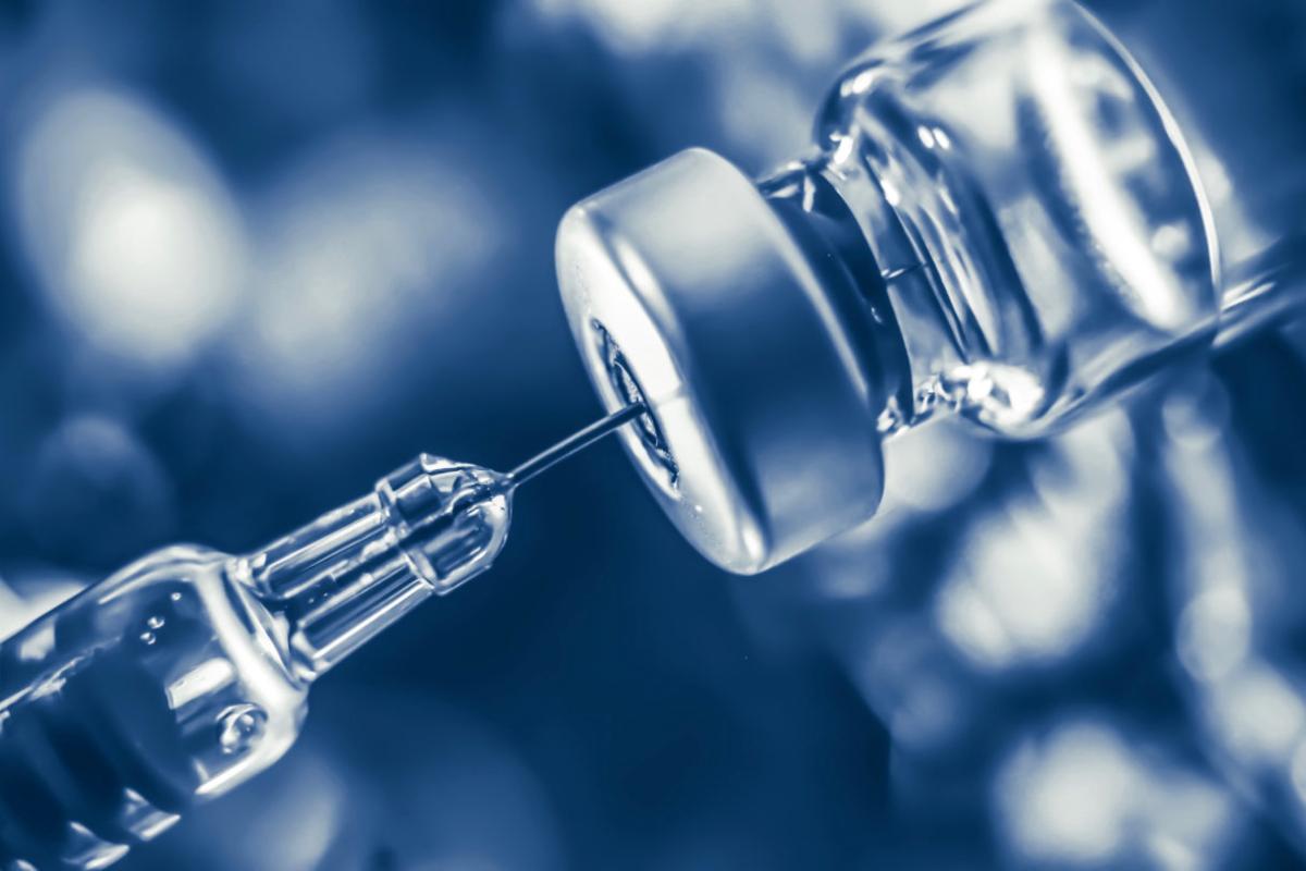 Петиция к Зеленскому против принудительной вакцинации набрала необходимые голоса