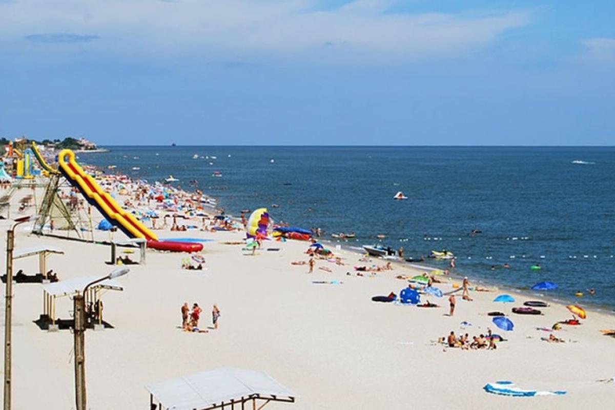 Придется ли загорать в маске: Степанов озвучил правила посещения пляжей во время карантина