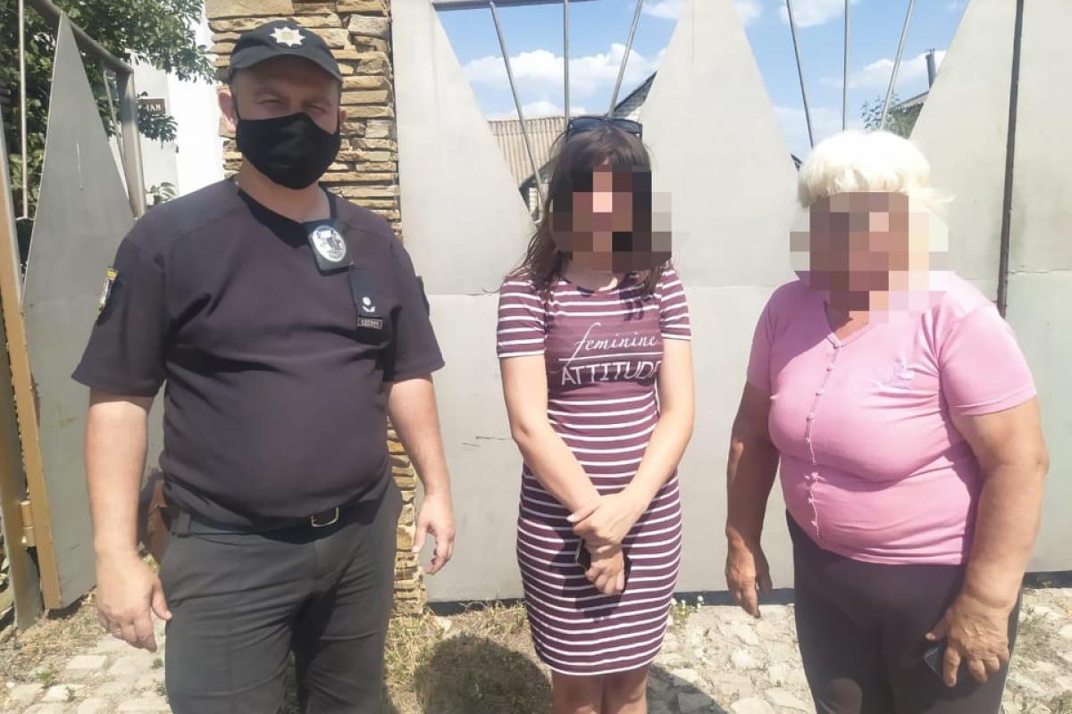 На Луганщине полицейские установили местонахождение и вернули домой несовершеннолетнюю девушку
