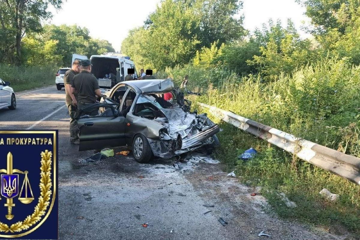 На Дніпропетровщині вантажівка Нацгвардії протаранила легковик: загинули чоловік та 12-річна дівчинка На Дніпропетровщині вантажівка Нацгвардії протаранила легковик: загинули чоловік та 12-річна дівчинка