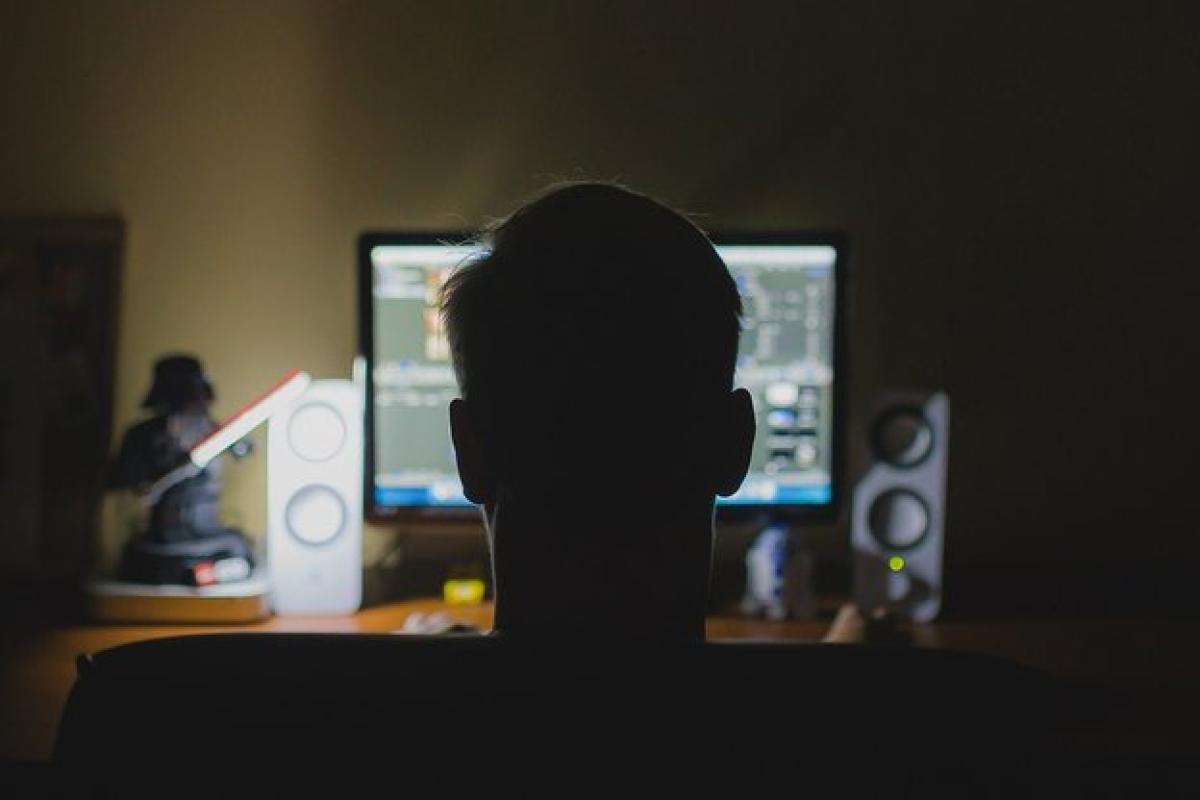 Хакеры рассылали письма с "троянами" через почтовые ящики "Укроборонпрома" Хакеры рассылали письма с "троянами" через почтовые ящики "Укроборонпрома"