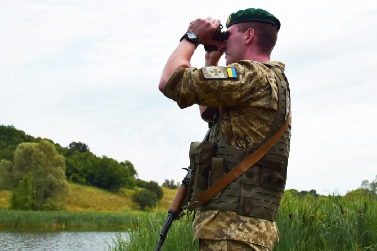 Росіянин незаконно перетнув кордон, щоб попросити статус біженця в Україні Росіянин незаконно перетнув кордон, щоб попросити статус біженця в Україні