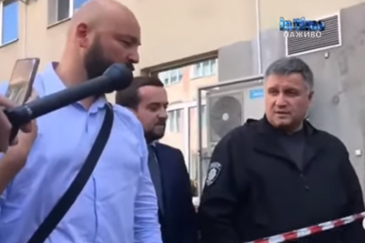 Захоплення автобуса в Луцьку: в МВС повідомили, як просувається спецоперація Захоплення автобуса в Луцьку: в МВС повідомили, як просувається спецоперація