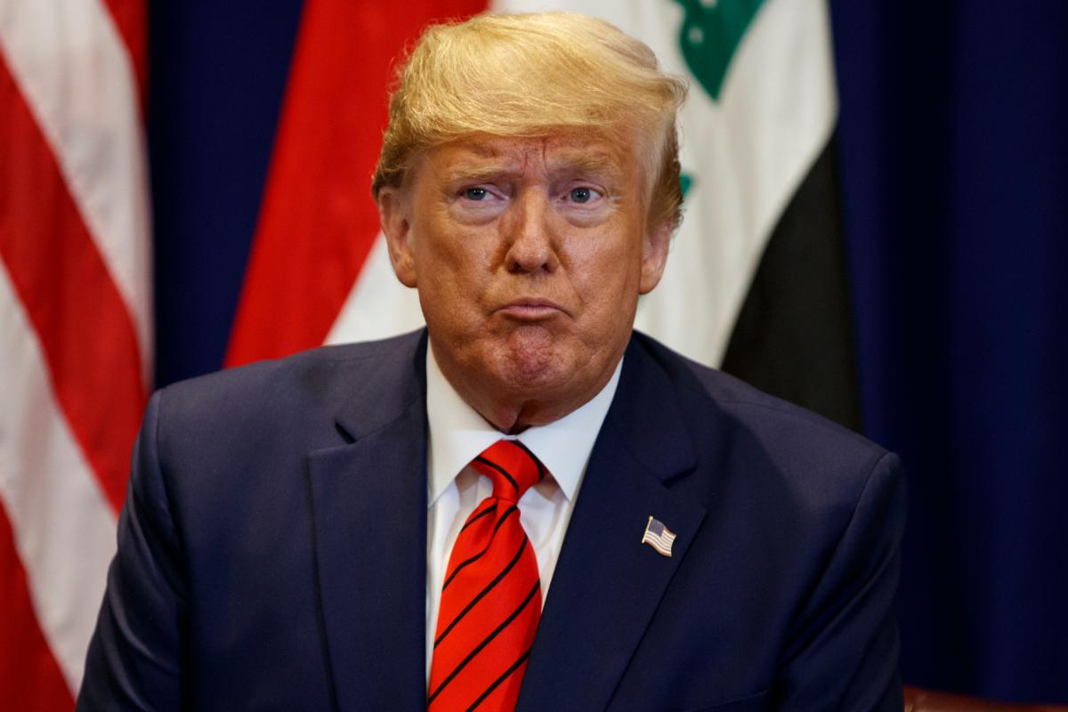 Трамп подписал указ о борьбе с популярной соцсетью TikTok Трамп подписал указ о борьбе с популярной соцсетью TikTok