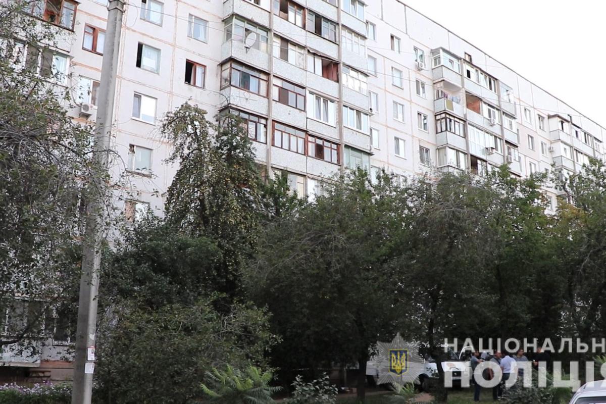 У Харкові чоловік зірвався з 8-го поверху і загинув У Харкові чоловік зірвався з 8-го поверху і загинув
