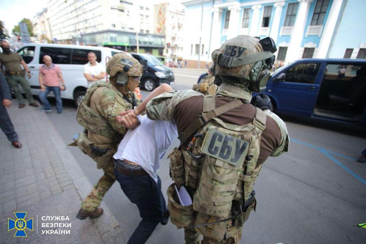 СБУ затримала "київського терориста", який захопив банк: фото, відео СБУ затримала "київського терориста", який захопив банк: фото, відео