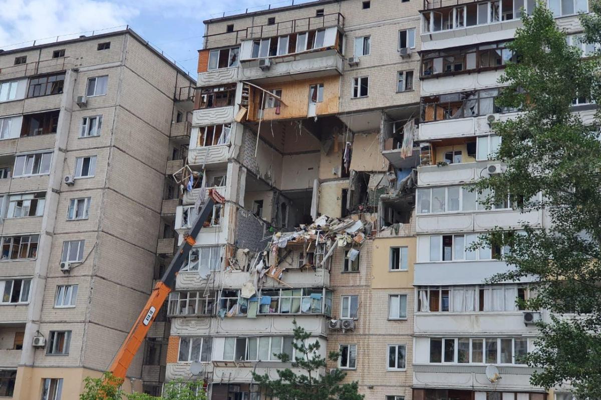 Власниці зруйнованої вибухом квартири в Києві прийшов рахунок за комуналку Власниці зруйнованої вибухом квартири в Києві прийшов рахунок за комуналку