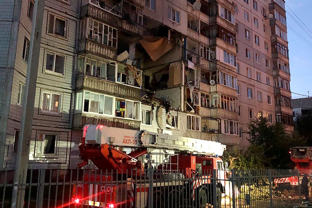 У російському Ярославлі вибухом зруйновано частину багатоповерхівки, є жертви У російському Ярославлі вибухом зруйновано частину багатоповерхівки, є жертви