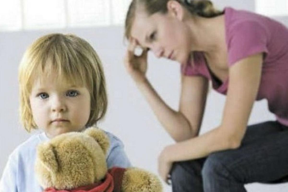 В Україні у матерів-одиначок почали вимагати назад отримані виплати: хто ризикує втратити гроші