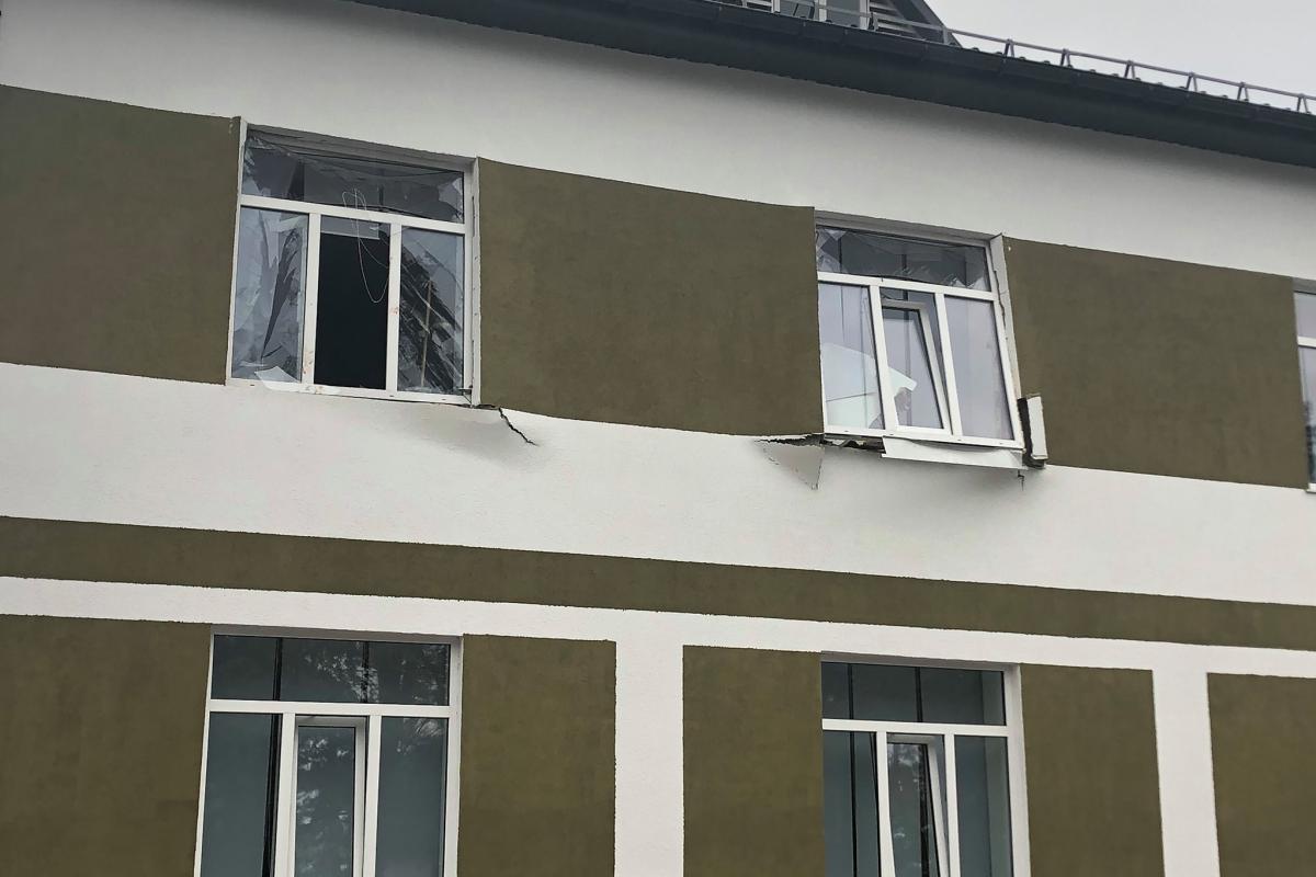 У навчальному центрі "Десна" стався вибух: загинув військовий, є поранені У навчальному центрі "Десна" стався вибух: загинув військовий, є поранені