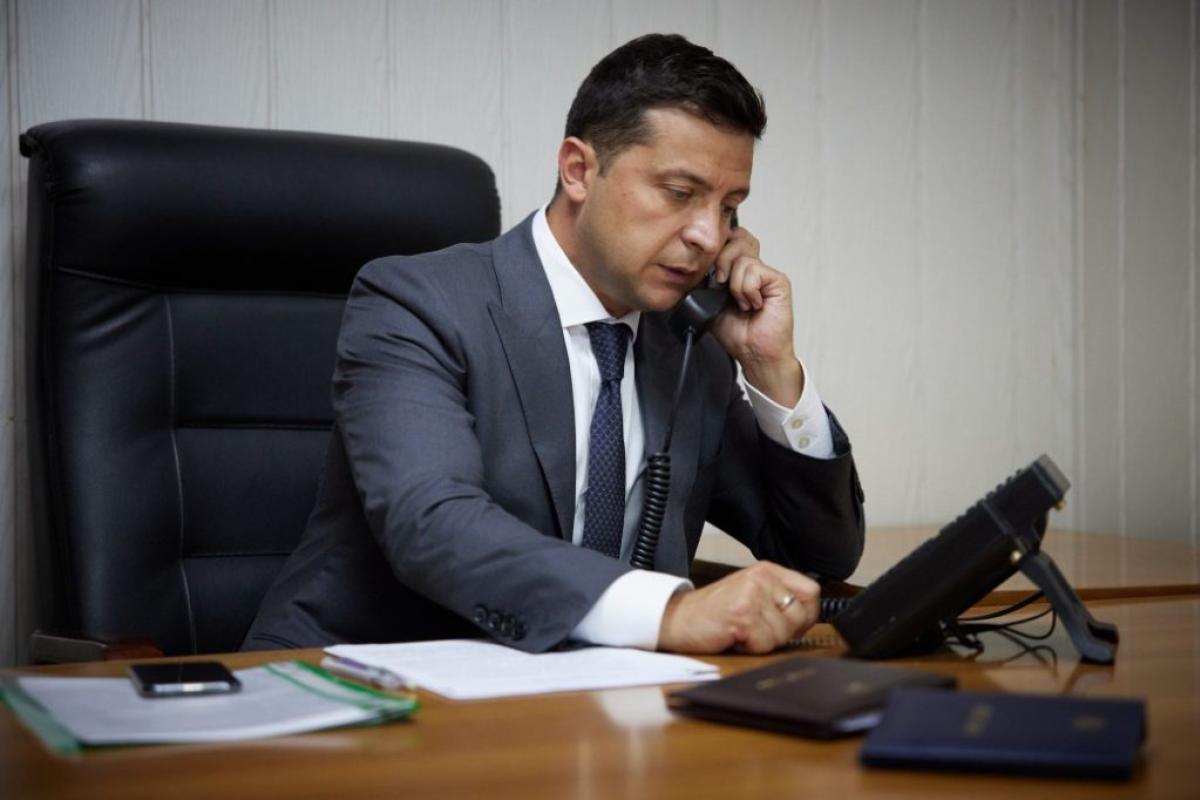Зеленський підписав закон про збільшення мінімальної зарплати Зеленський підписав закон про збільшення мінімальної зарплати