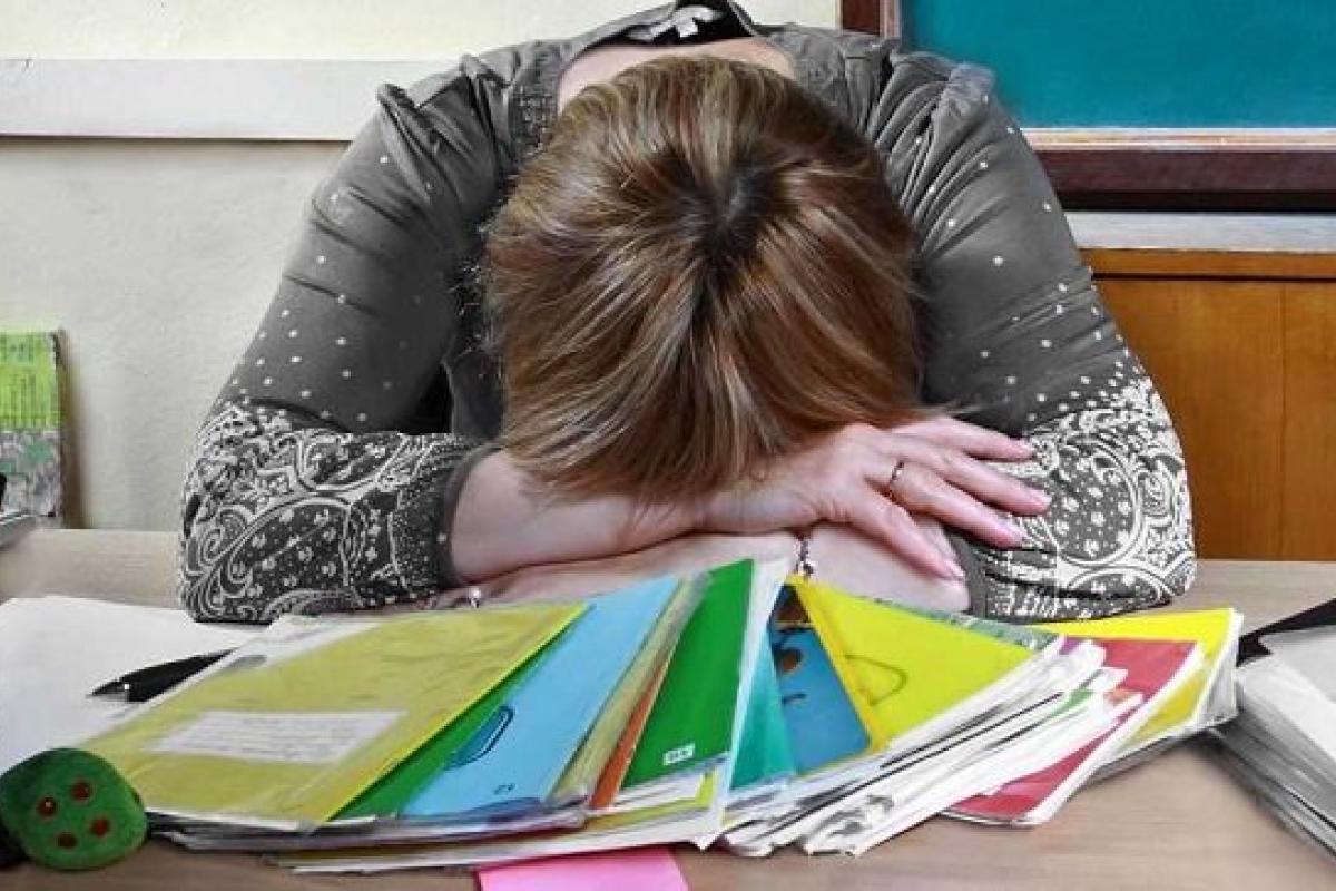 В Україні забили на сполох: зарплати вчителів можуть зменшитися