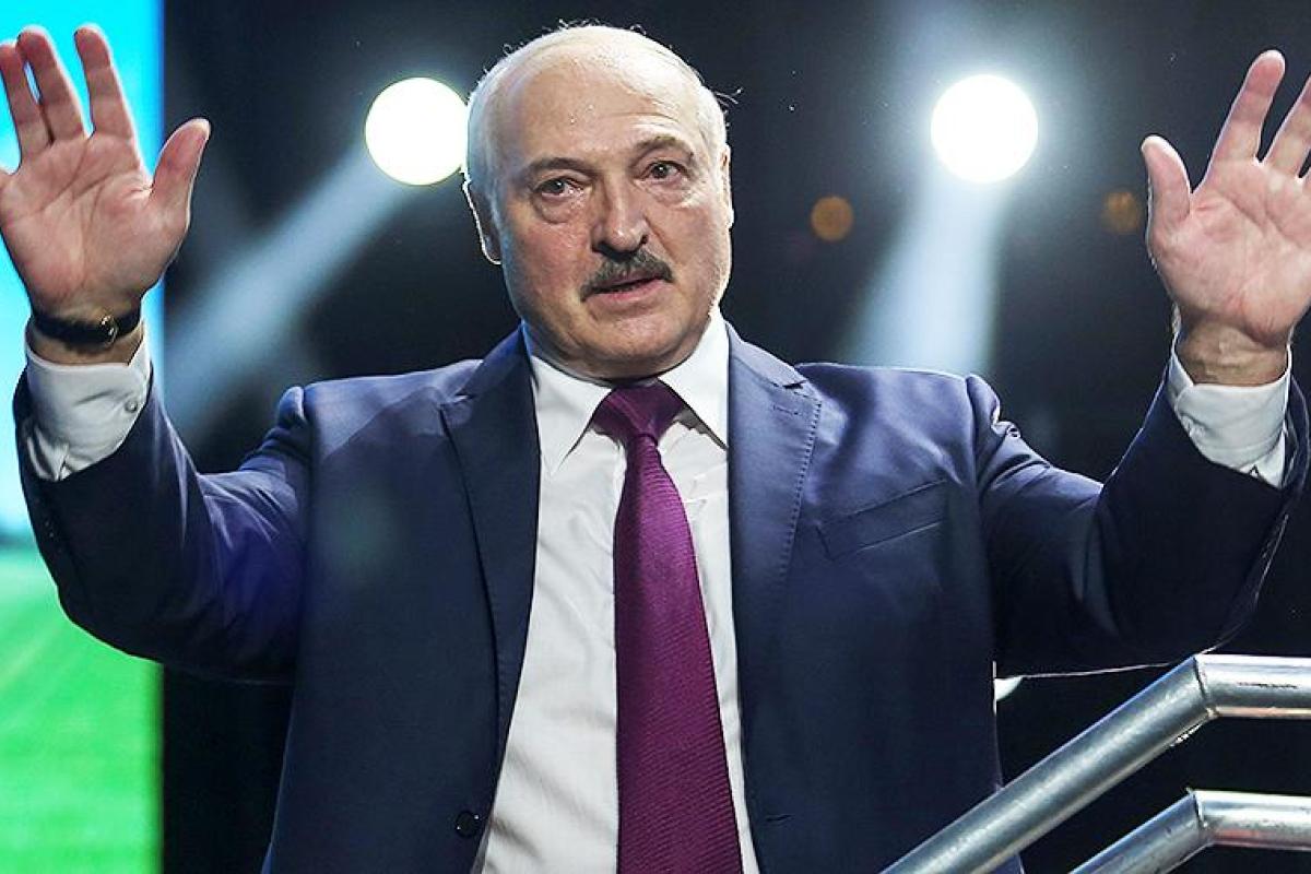 В ЕС назвали Лукашенко незаконным президентом Беларуси и призвали провести перевыборы В ЕС назвали Лукашенко незаконным президентом Беларуси и призвали провести перевыборы