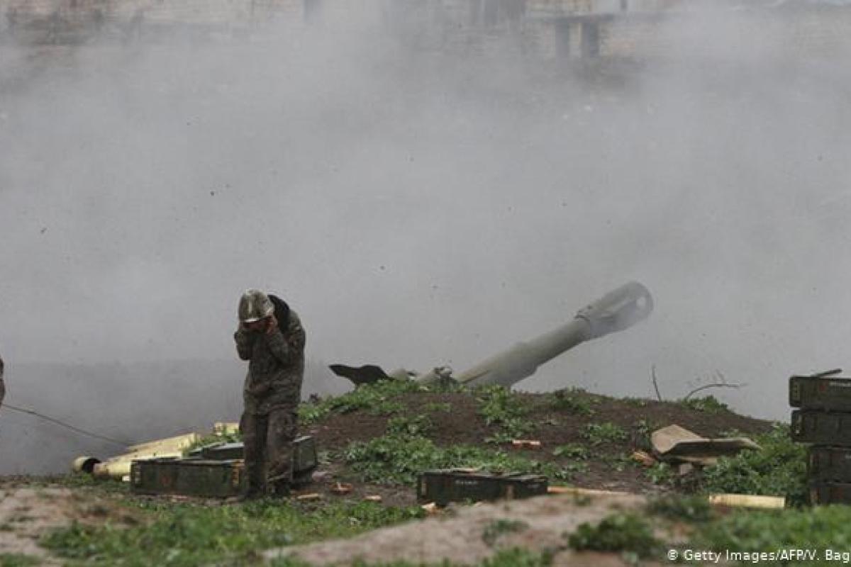 Обострение в Нагорном Карабахе: В Армении объявили военное положение и всеобщую мобилизацию Обострение в Нагорном Карабахе: В Армении объявили военное положение и всеобщую мобилизацию