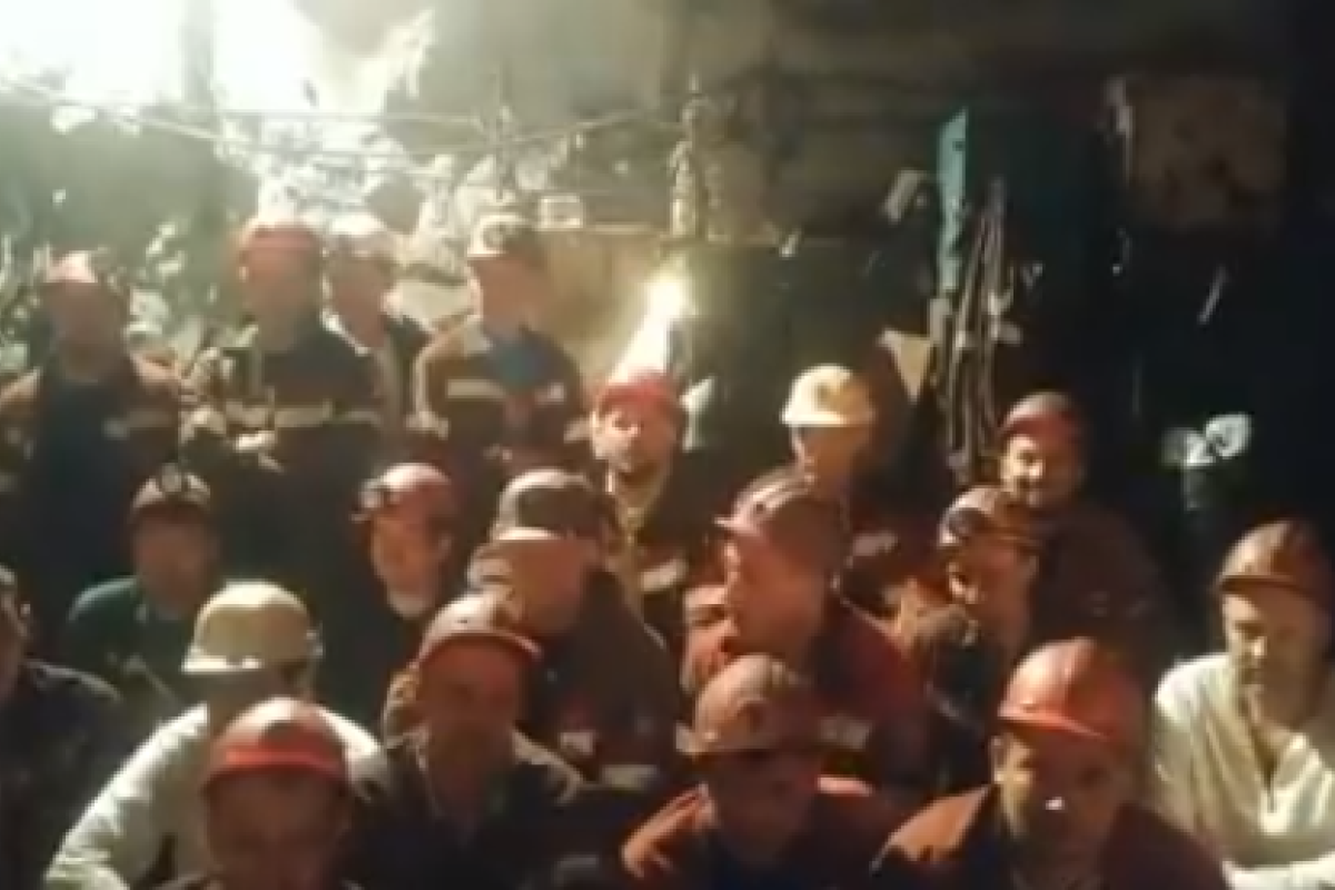 В Кривом Роге четвертые сутки продолжается подземная забастовка шахтеров В Кривом Роге четвертые сутки продолжается подземная забастовка шахтеров