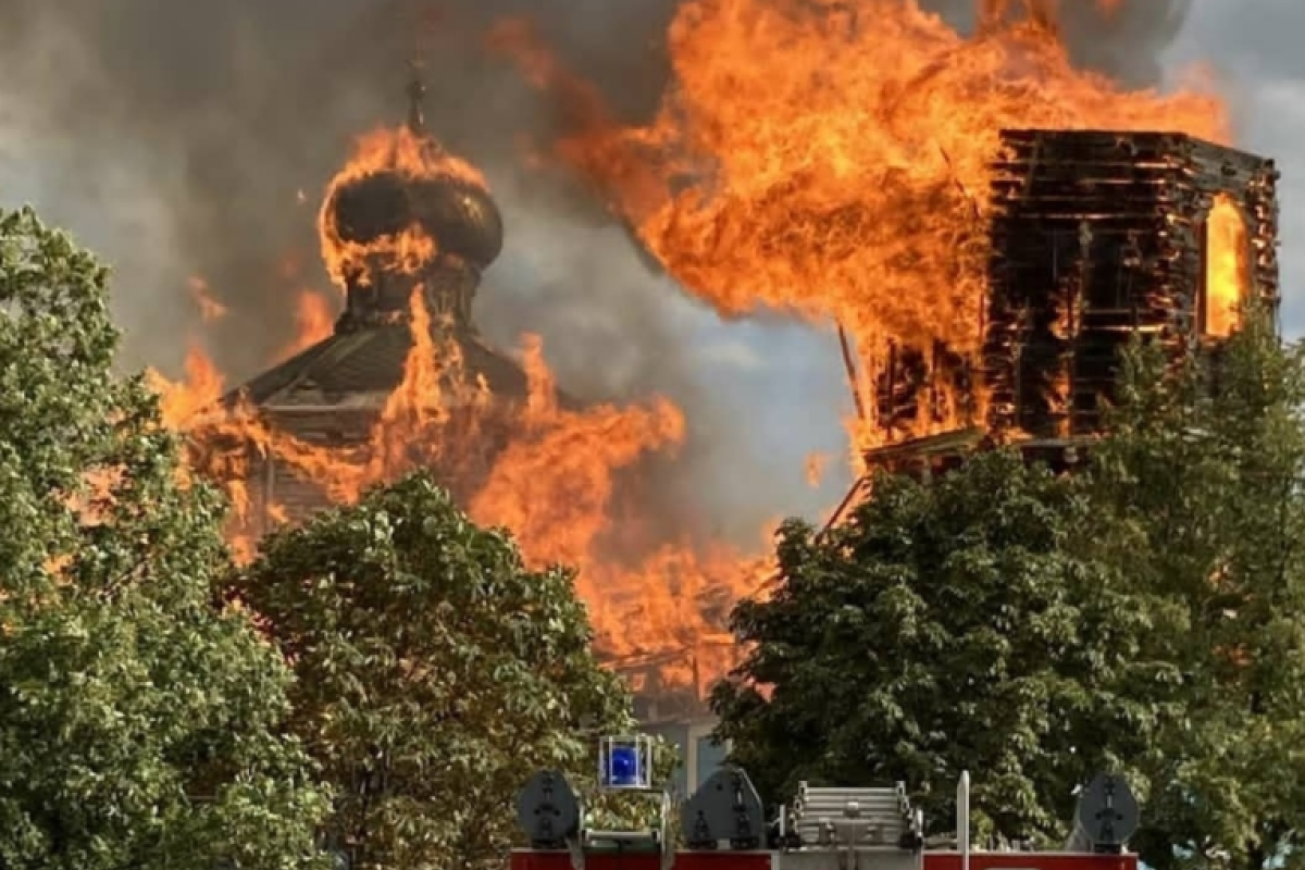 У Лимані Донецької області згорів Свято-Петропавлівський храм У Лимані Донецької області згорів Свято-Петропавлівський храм