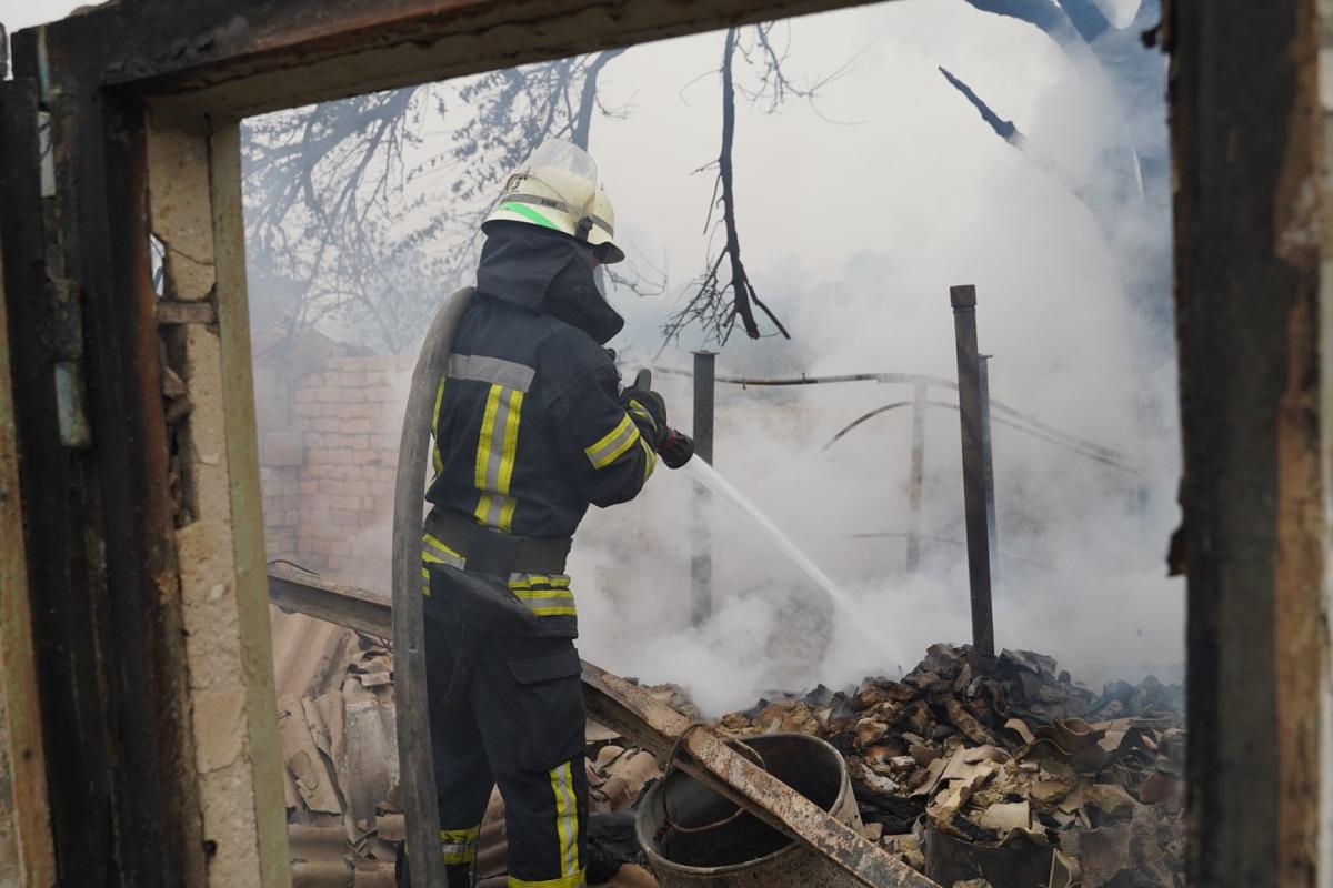 Від пожеж на Луганщині постраждали 32 населені пункти: оперативна інформація Від пожеж на Луганщині постраждали 32 населені пункти: оперативна інформація