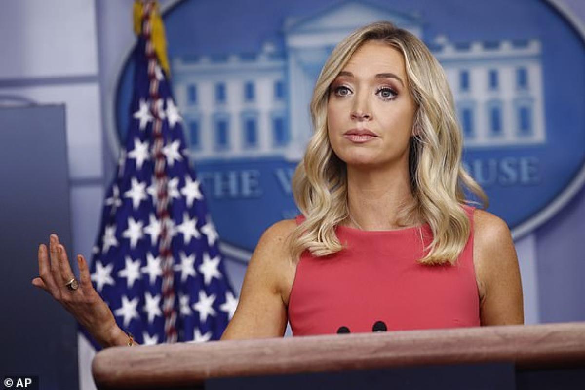 Вспышка COVID-19 в Белом доме: заболела пресс-секретарь Трампа и ее заместители Вспышка COVID-19 в Белом доме: заболела пресс-секретарь Трампа и ее заместители
