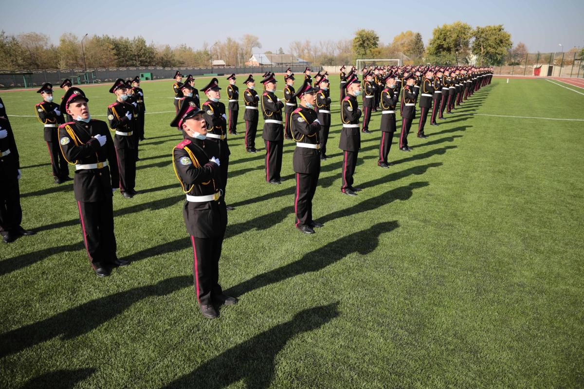 В Кременной приняли присягу 115 кадетов-первокурсников