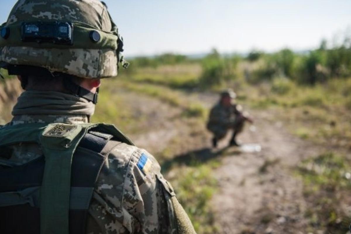 Протягом дня окупанти двічі обстріляли позиції українських військових, - штаб Протягом дня окупанти двічі обстріляли позиції українських військових, - штаб