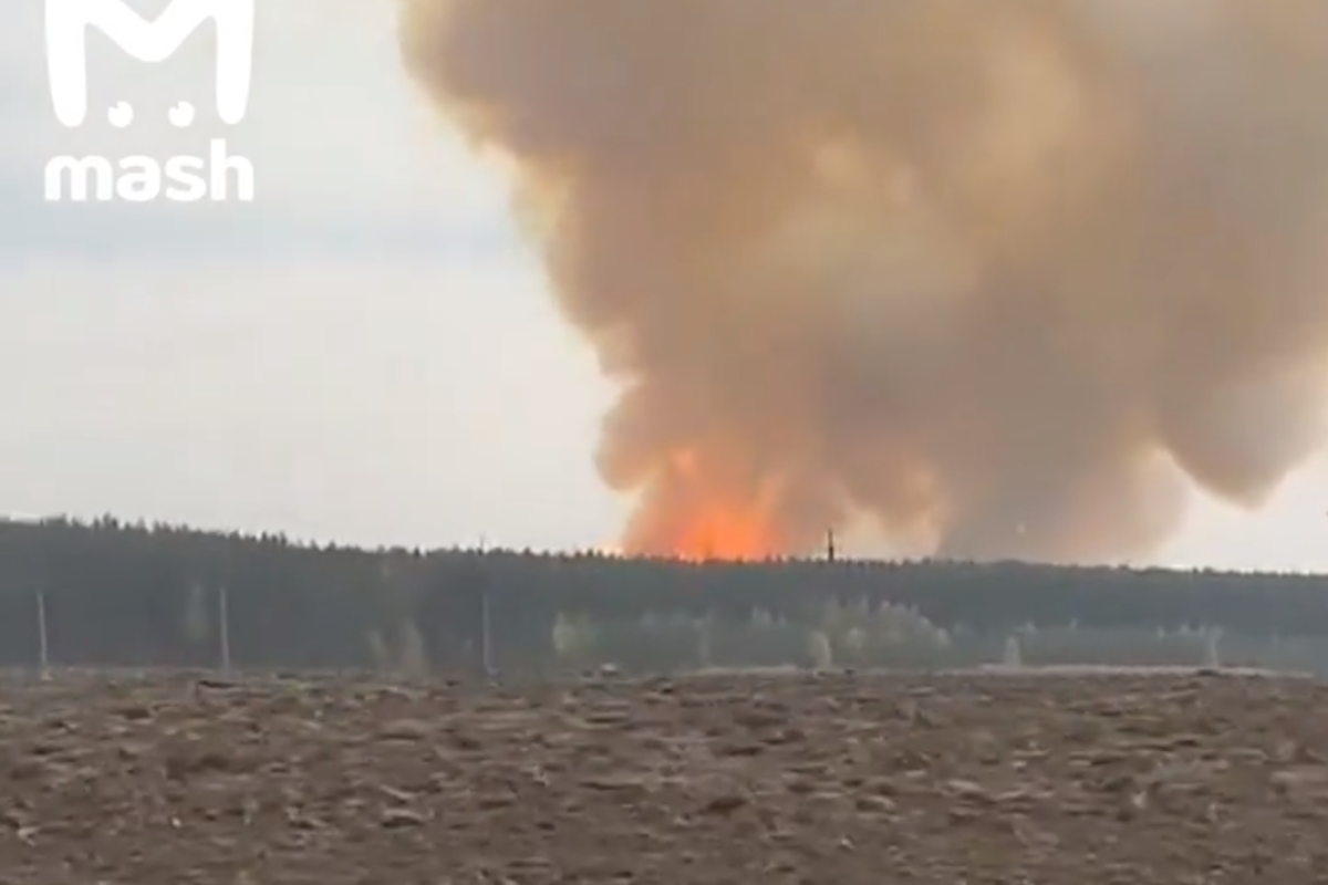 В России взрываются склады боеприпасов: объявлена эвакуация В России взрываются склады боеприпасов: объявлена эвакуация