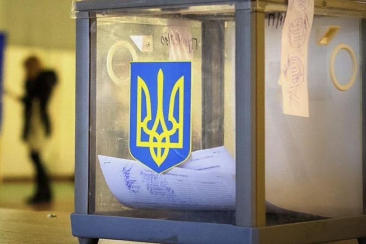 В Украине наступил день "тишины" перед местными выборами В Украине наступил день "тишины" перед местными выборами
