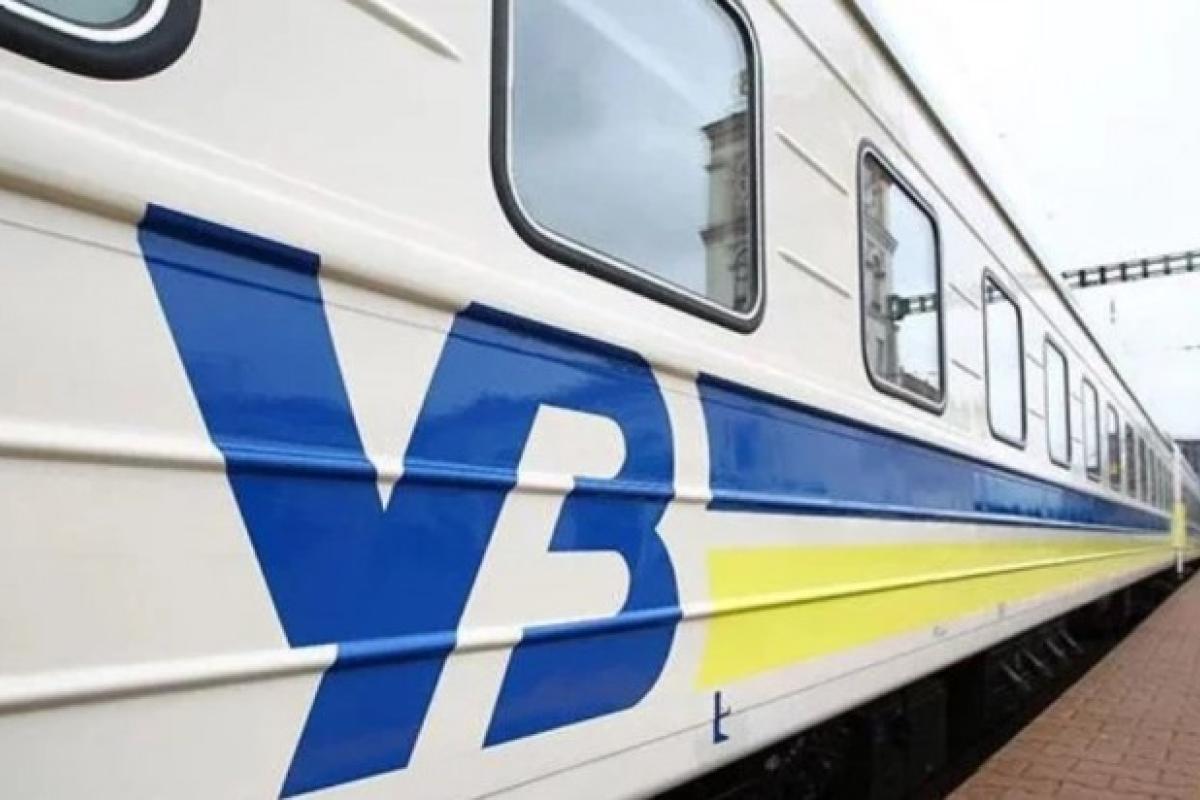 "Укрзалізниця" відновлює рух поїздів до новорічних свят: у тому числі Хмельницький-Лисичанськ