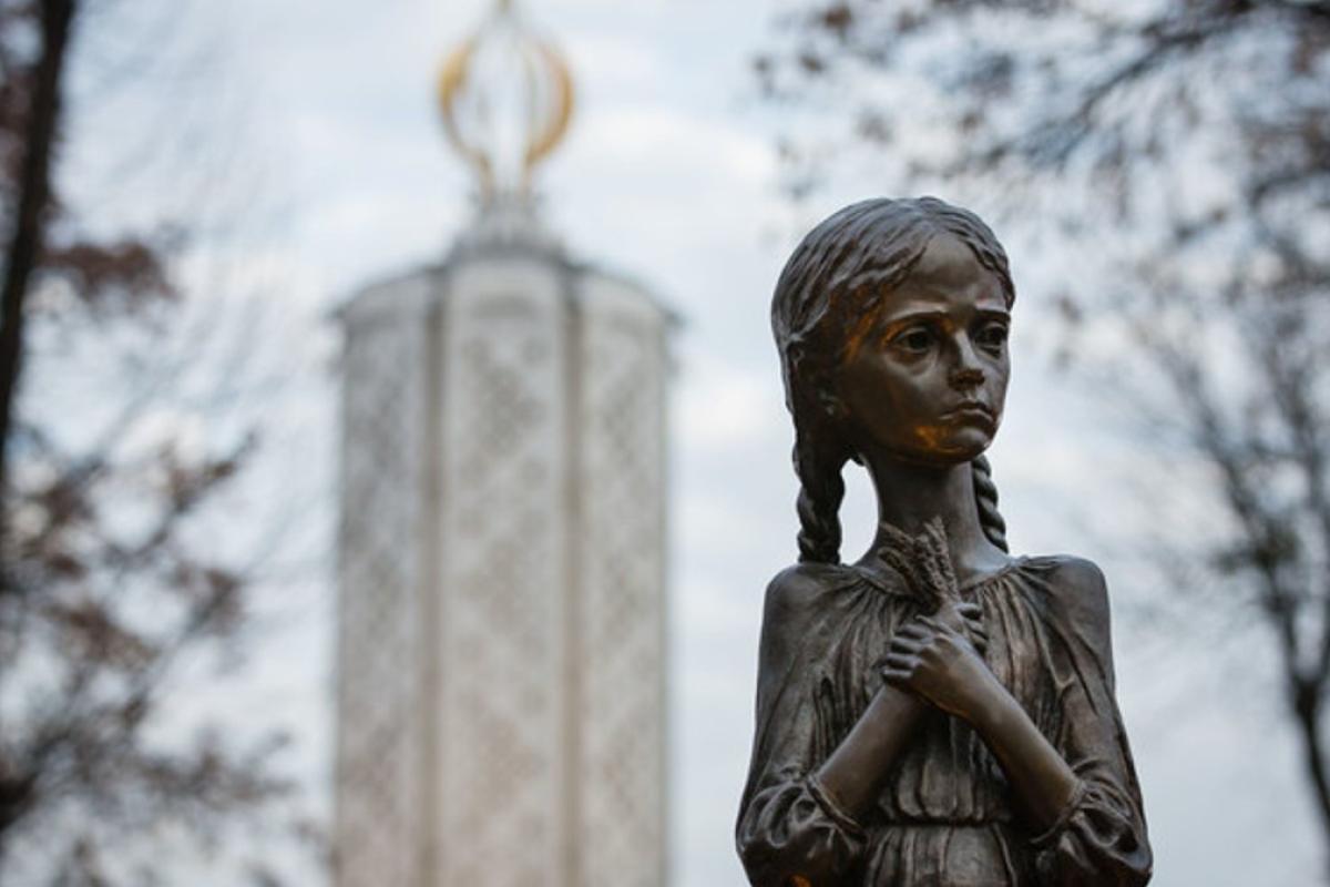 Сьогодні в Україні - день пам'яті жертв Голодоморів Сьогодні в Україні - день пам'яті жертв Голодоморів