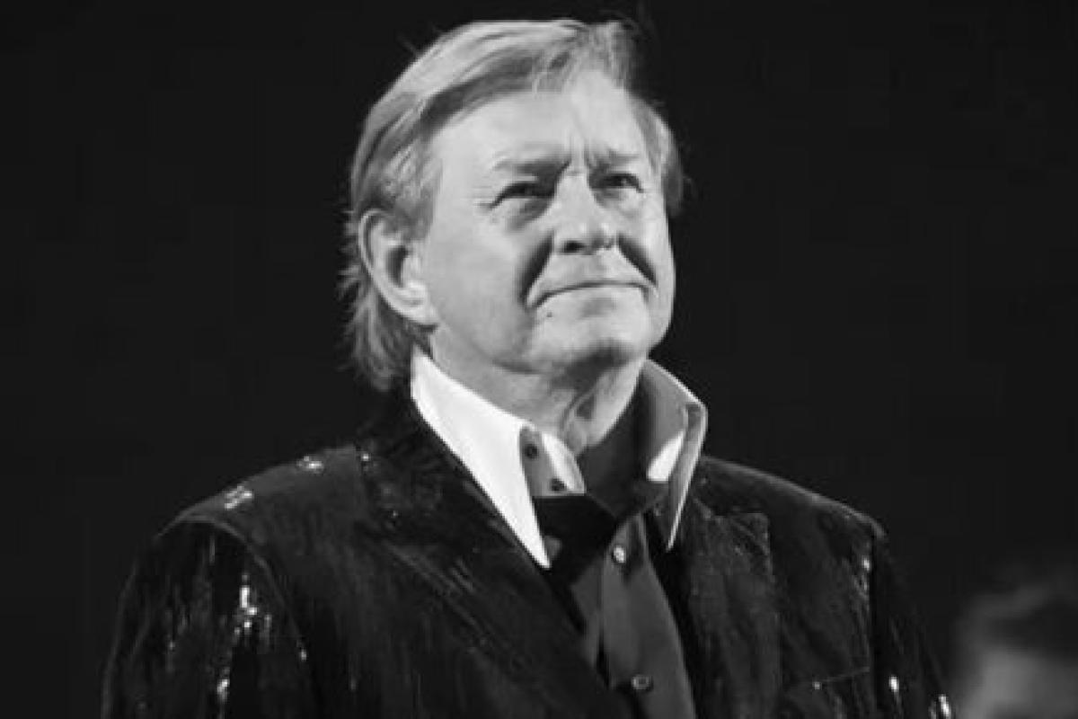 У Львові проводили в останню путь Романа Віктюка піснею "The Show Must Go On"