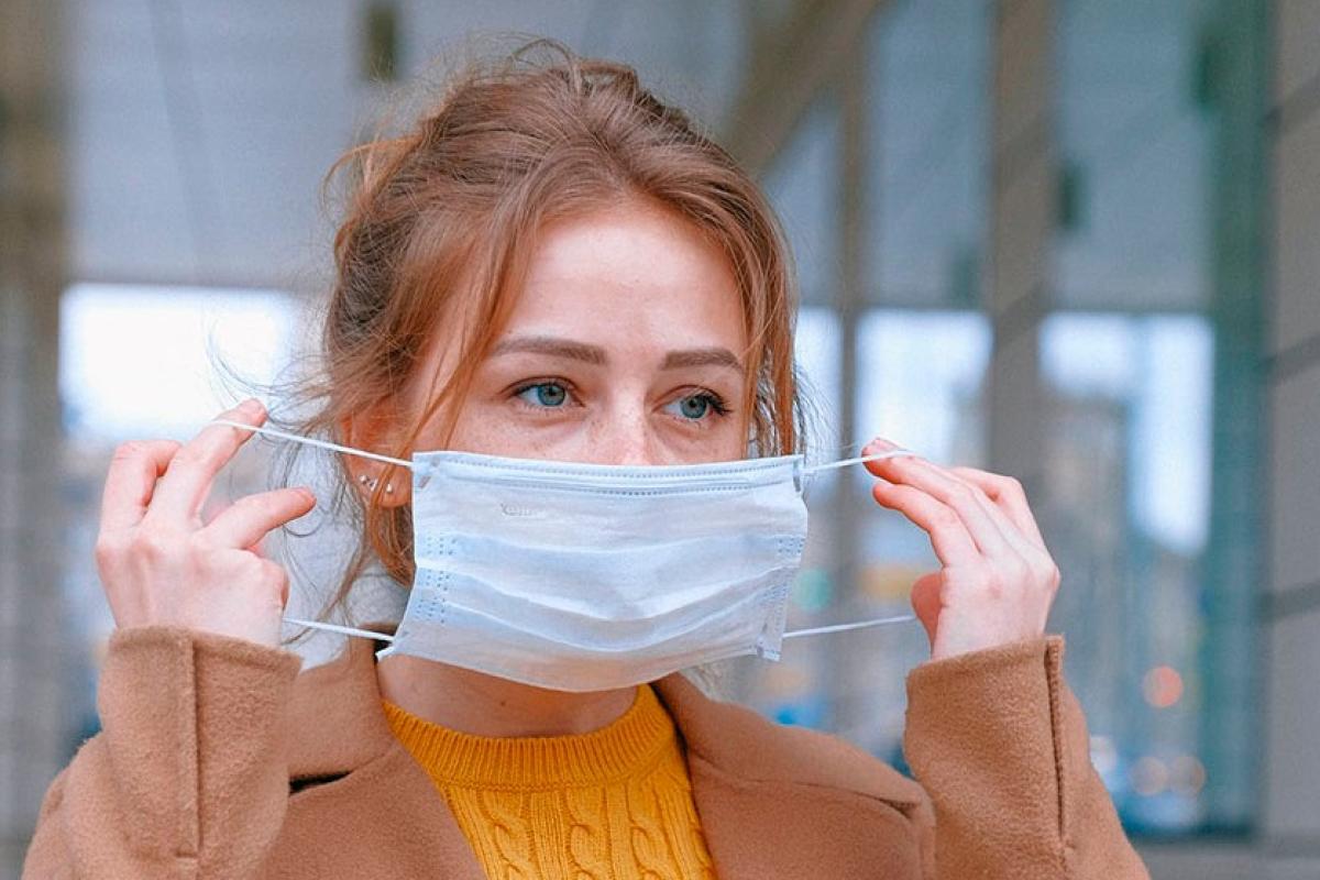 В Минздраве рассказали, как правильно носить защитную маску В Минздраве рассказали, как правильно носить защитную маску
