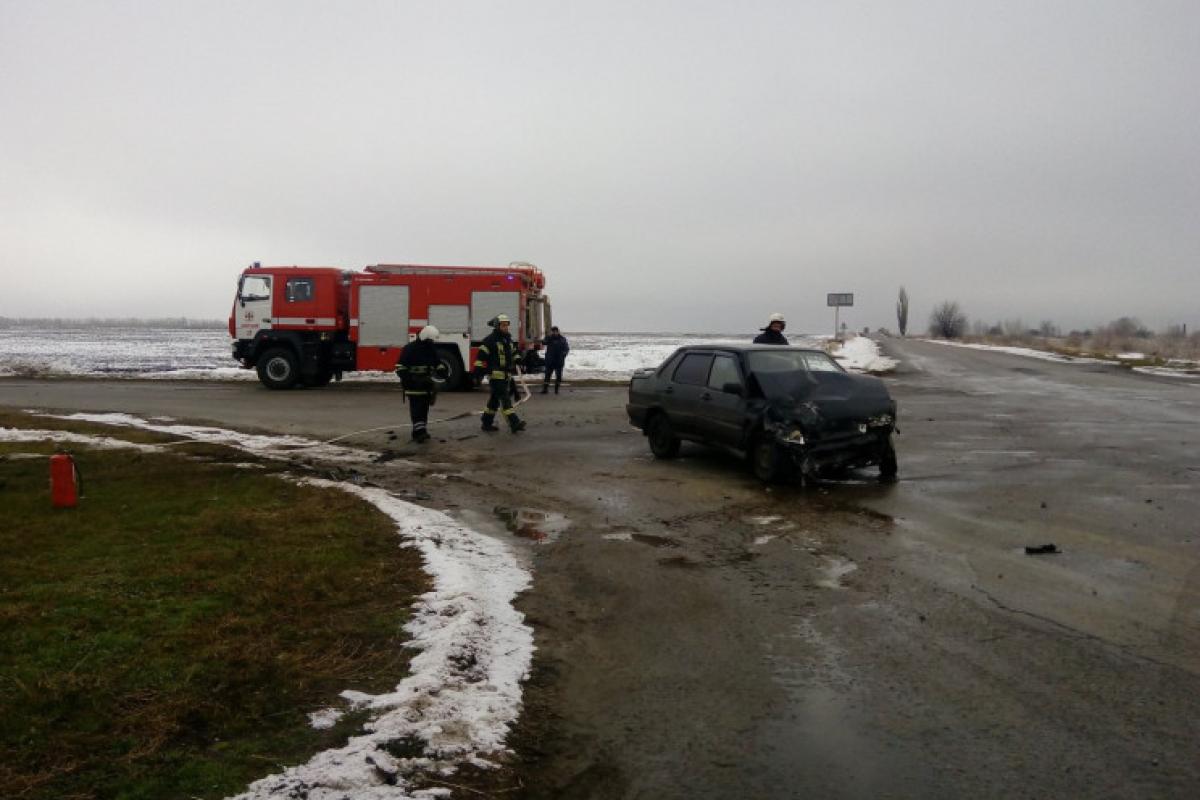 На Луганщині зіткнулися два легкові автомобілі: є постраждалі На Луганщині зіткнулися два легкові автомобілі: є постраждалі