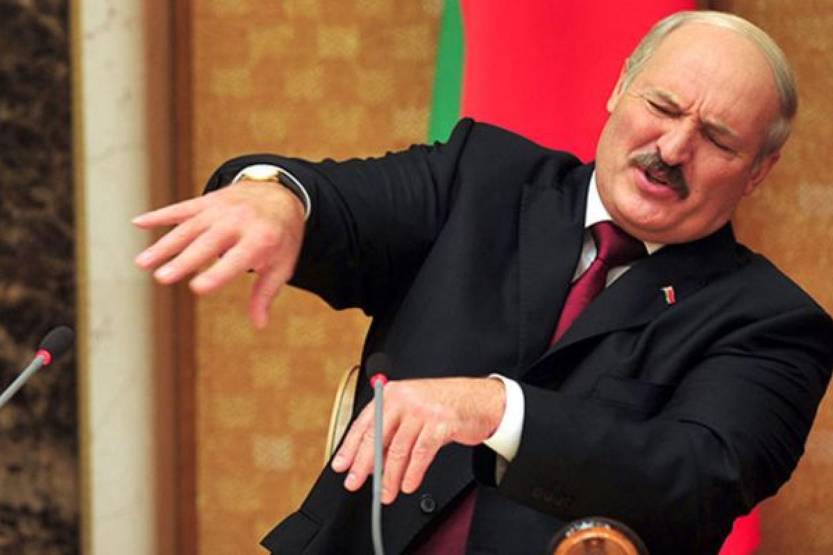 Лукашенко грубо звернувся до Зеленського і пригрозив Україні санкціями Лукашенко грубо звернувся до Зеленського і пригрозив Україні санкціями