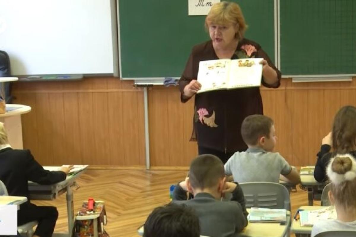 Уряд відклав заплановане підвищення зарплати вчителям ще на рік