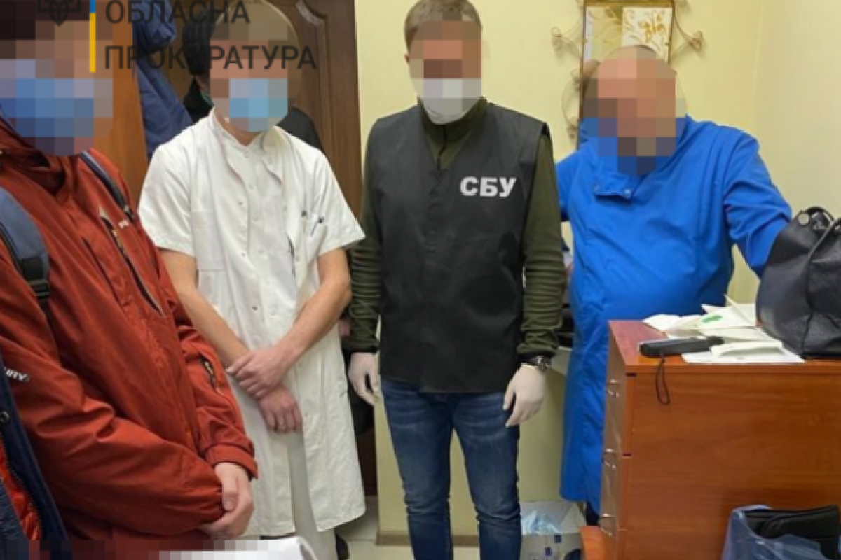 Лікаря Луганського обласного онкодиспансеру викрили у вимаганні грошей з пацієнта Лікаря Луганського обласного онкодиспансеру викрили у вимаганні грошей з пацієнта